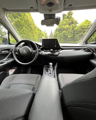 Toyota C-HR cena 97000 przebieg: 27000, rok produkcji 2020 z Poznań małe 211